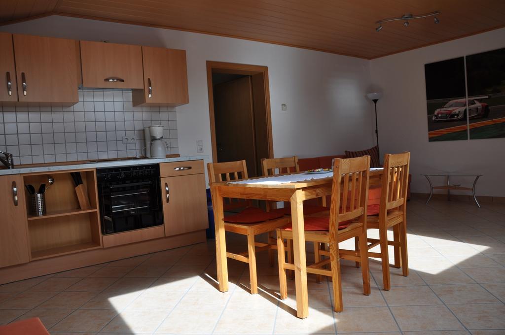 Fliederhof Ferienwohnungen Herresbach Pokój zdjęcie